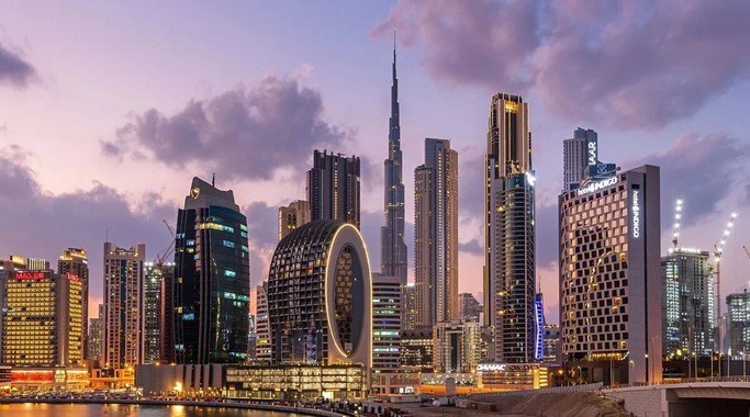 Dubai real estate investment opportunities Investor exploring Dubai real estate investment opportunities in a modern Dubai community