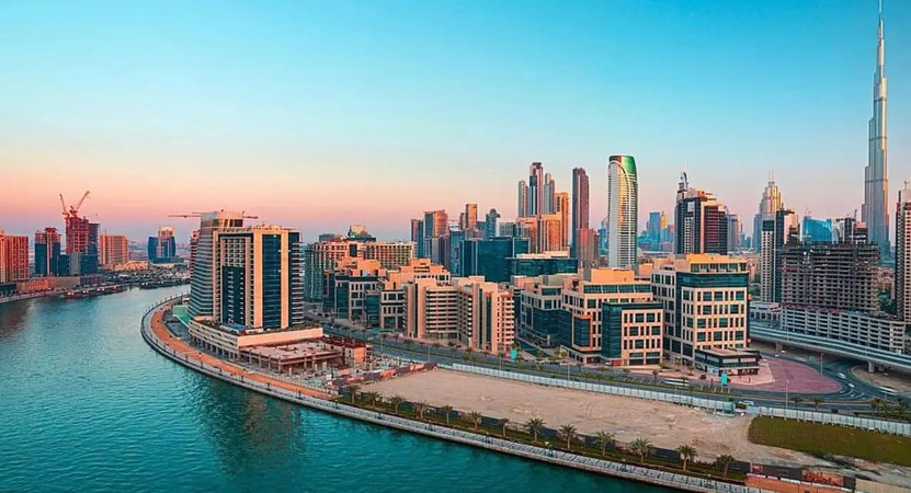 Contemporary Dubai off-plan development with apartments, landscaped spaces and city connectivity