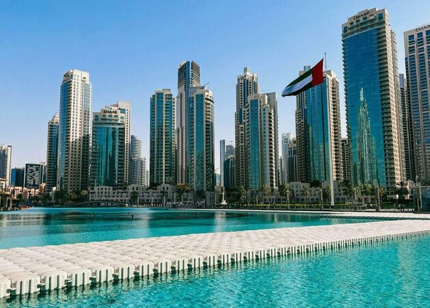 Dubai off-plan real estate consultants guiding buyers through property investments