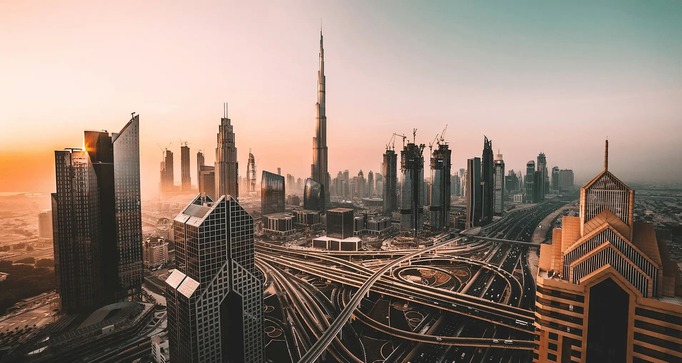 Professional UAE property investment tips for investors exploring residential and commercial real estate