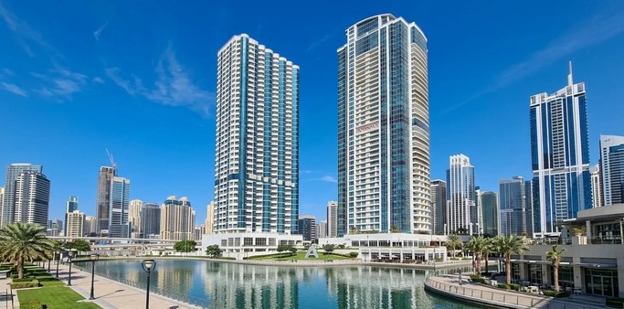 Contemporary Jumeirah Lakes Towers skyline representing off-plan properties JLT Dubai