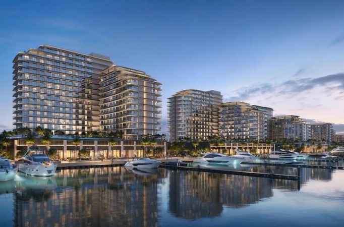 Contemporary residential towers and waterfront homes in Dubai Marina, offering insights for property buyers and investors